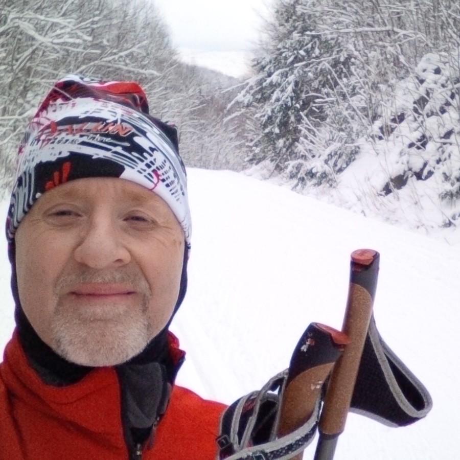 Love Cross-country skiing, road cycling , Electric vehicles, Aircraft Mtce Engineer, B787 Technical Specialist, Amateur Radio Ops VE2DM, ADS-B, Acars.