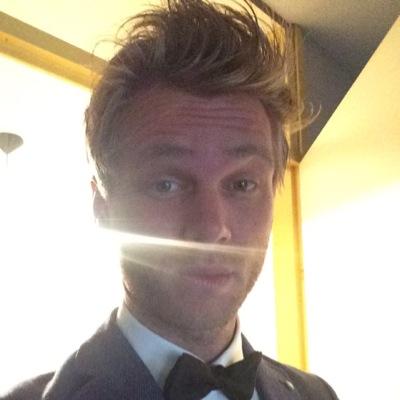 Mede-oprichter @FOURcreating | Copywriter @Over-Denken:Blog | Kookheld @StudentKookshow | Presentator @FoliaWeb