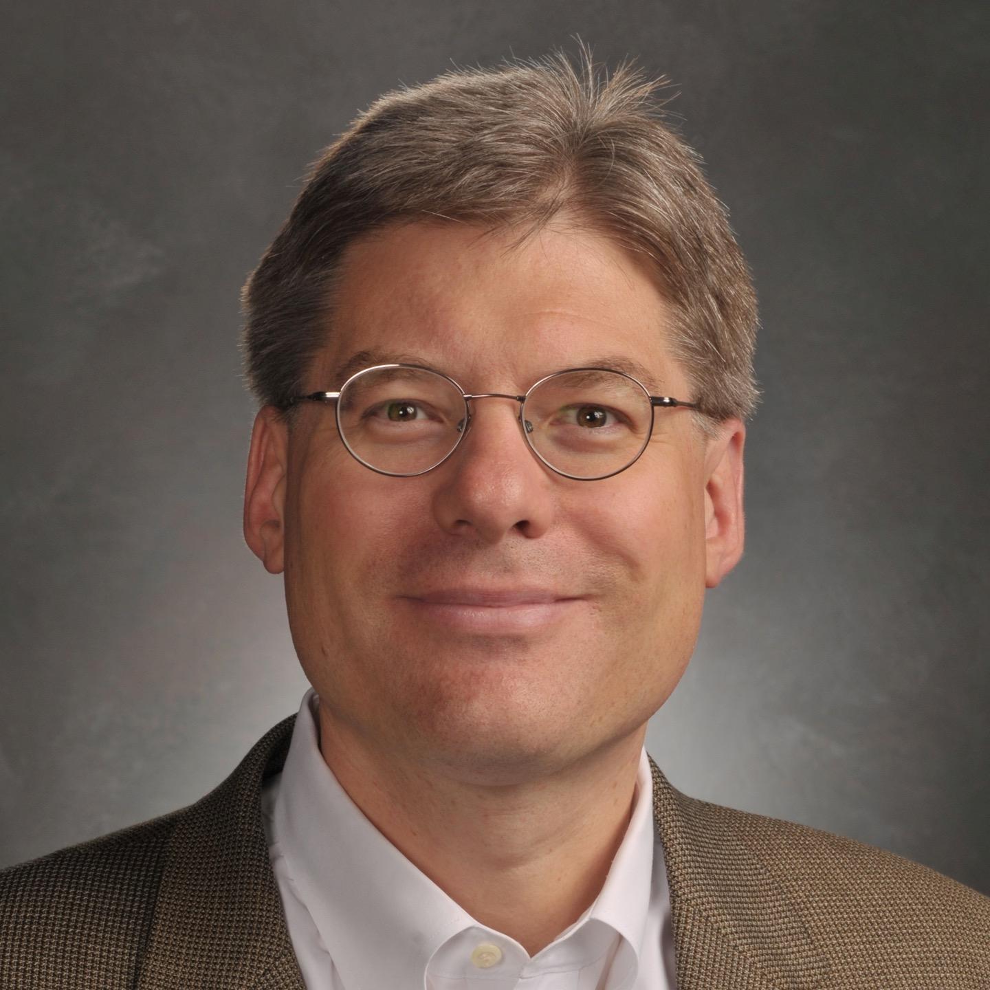 Retired Senior VP Planning at CenturyLink. Hobbies include birding, photography, and technology.