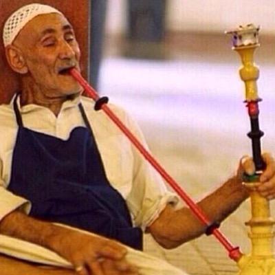 مثقف جداً حاصل ع الدكتوراه لم اكمل دراستي لعدم اقتناعي بالمناهج ، لا احترم المنافقين ،، اعشق هتـــلــر لعدم إلتزامه بما يقول ،،