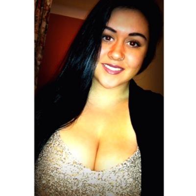 ashleystmartin1's profile picture. if you're poor just make a sex tape you lazy fuck