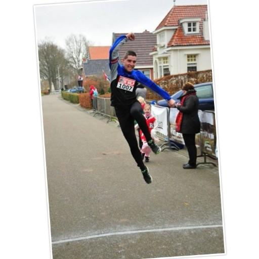 Heero is: Trotse vader van 2 kinderen, getrouwd met @LindaVVA, diepFries, civiel en bouwkundig constructeur, is zaalvoetballer, MTB'er en hardloper.