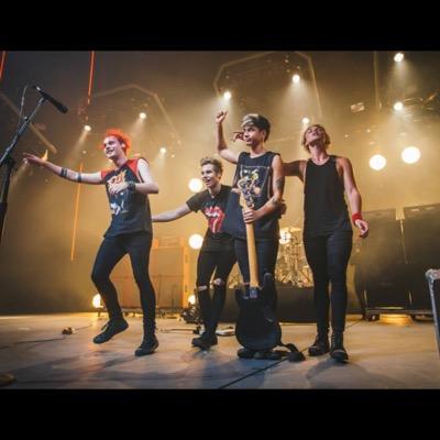 I like 5sos... just saying