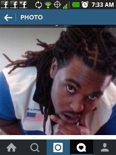 V__H's profile picture. 