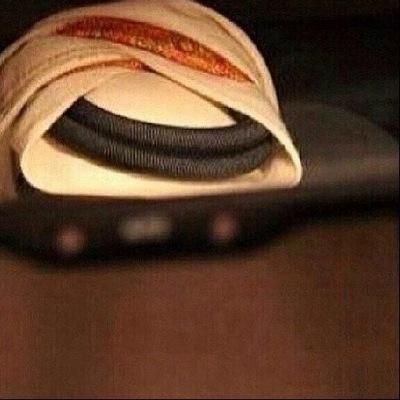 احساس شاعر 

حسابي بالانستغرام 
@3TBB_Q8