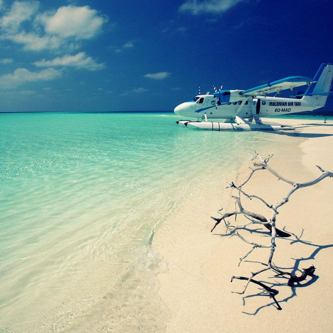 Hi, I'm the Travel editor for http://t.co/IArwQp6ZmH. I follow all news regarding vacation tips and trick. Follow me and our main account @DestinationLux