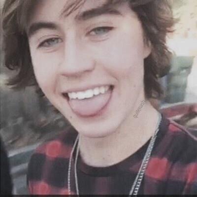 follow @quitenash plus turn on her notifications for a dm to nash grier ☺️