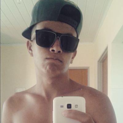 Ser feliz sem motivo é a mais autêntica forma de felicidade.
