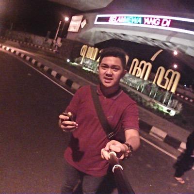 ichsani99's profile picture. 