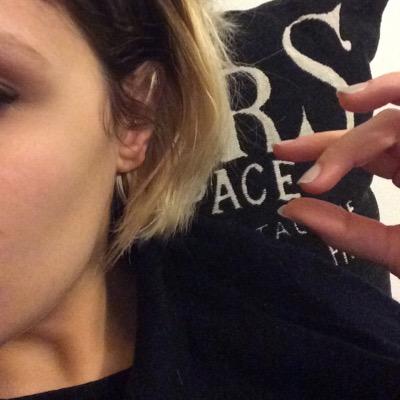 laurrrraa's profile picture. 