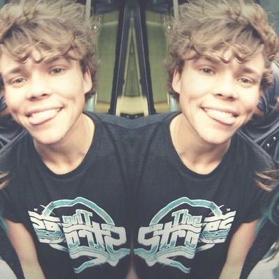 I gave you a free follow to help you gain so follow @damnastxn for me please