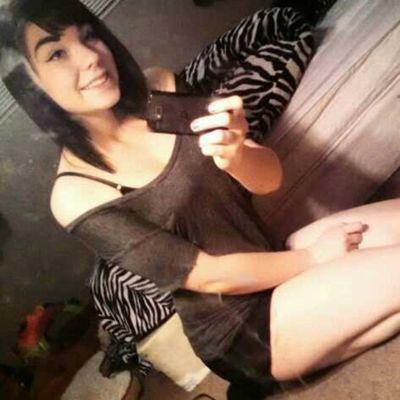 LananaaBananaa's profile picture. 16, Lesbian, hippie, i work at kmart (: