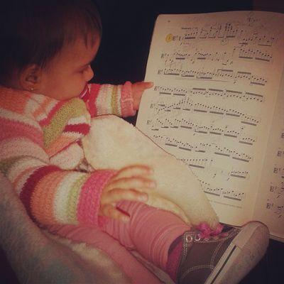 ElenaSantanus's profile picture. Música y más música.