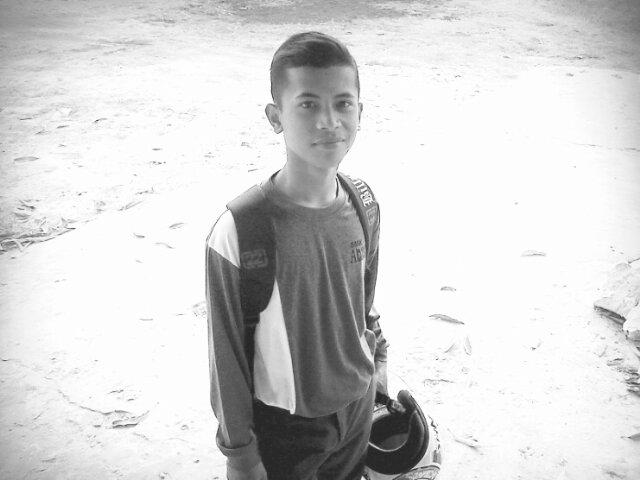 Liat-liat bio ya? follow aja sudah. :D :P