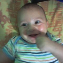 rosi111102's profile picture. 