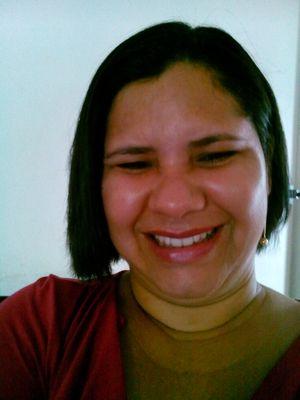 crisslucasf's profile picture. Uma mulher cheia batalhadora que tem Deus como senhor e pai.