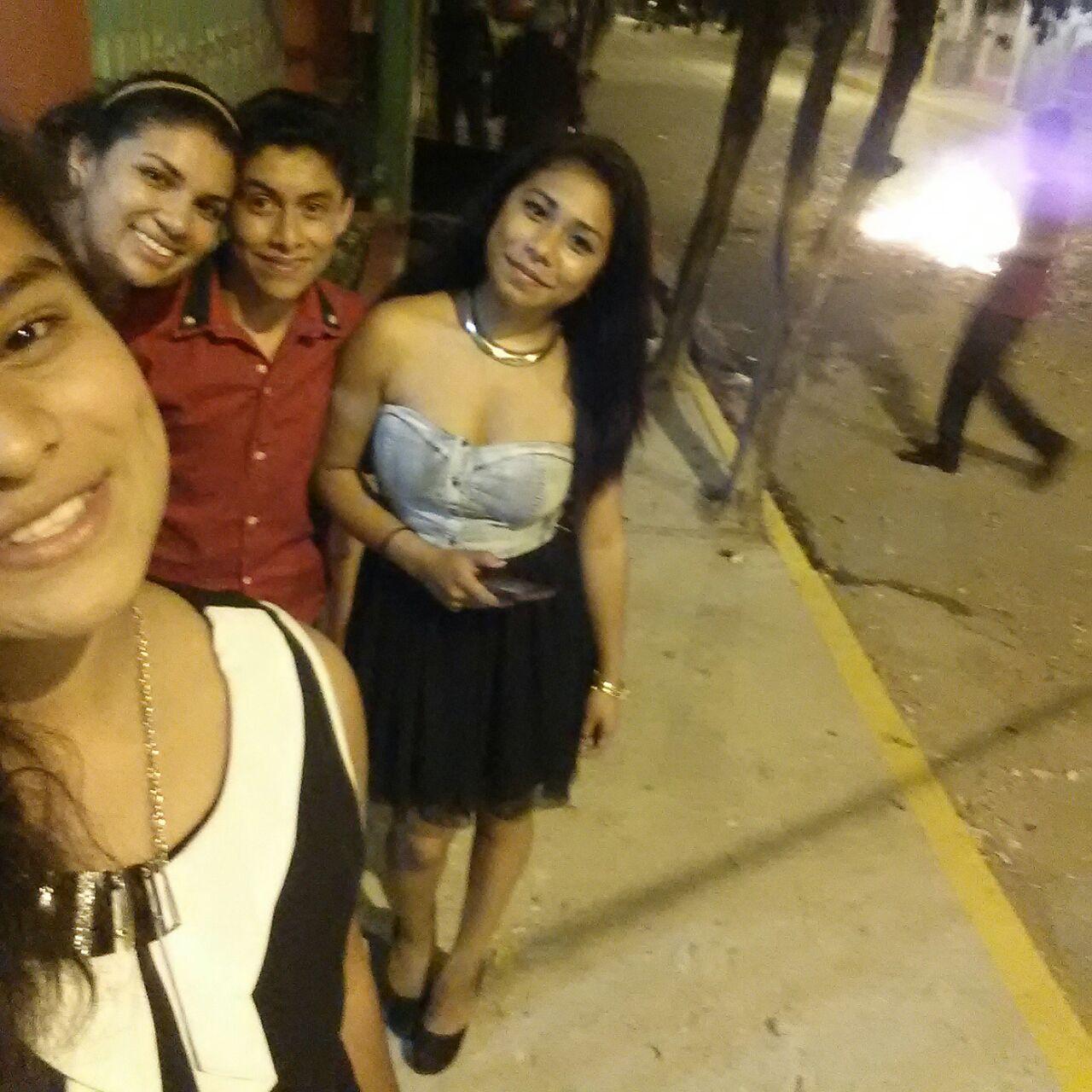Recuerdon cuando Caminaba Entre las Veredas con mis Armas Largas :3        sigueme y te sigo :)