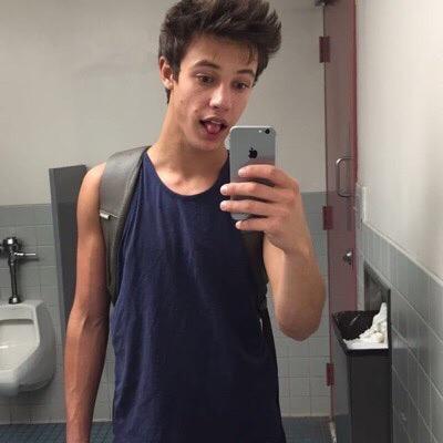 follow @sunrisedaIIas turn her notifications on and fav her tweets for a dm to cameron dallas  and nash grier!