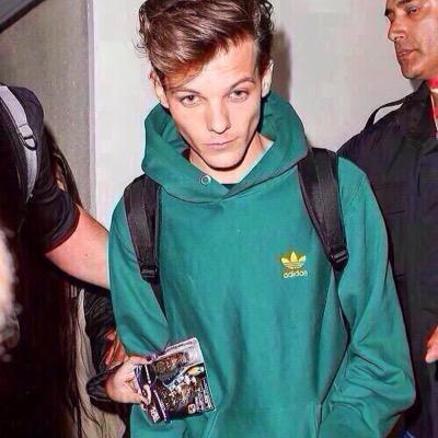 please follow @harryscliffordx :)