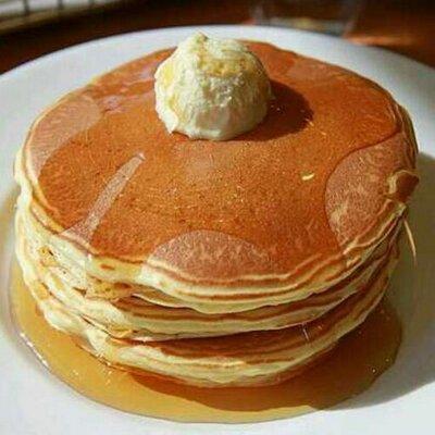ネット上で拾ってきた食べ物·飲み物の画像を淡々と呟くボットです。