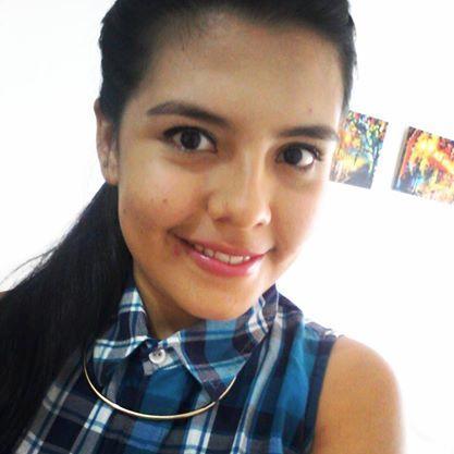 Productora de Radio y T.v, amante del cine.