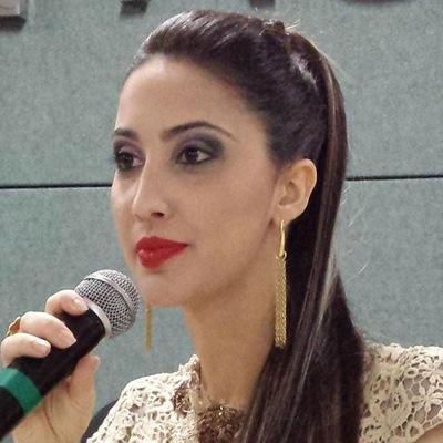 Jornalista, radialista formada em locução e produção de rádio e tv e mestre de cerimônia.