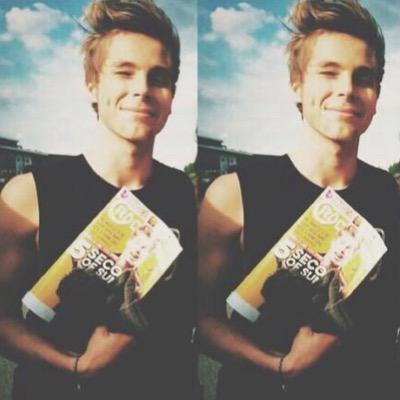 FREE FOLLOW FROM @_moonlitluke FOLLOW HER AND ASK FOR A FOLLOW BACK!