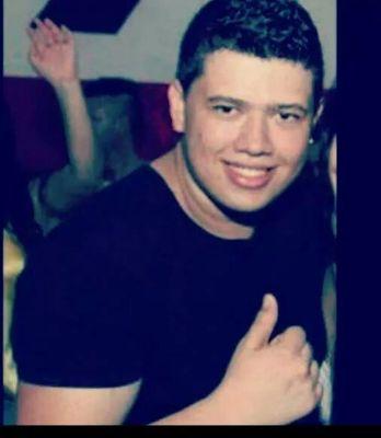 Baixista;
Atleticano Apaixonado;
#GALOOOO
instagram: Kelvin Luziano;
snap: Kelvinluziano