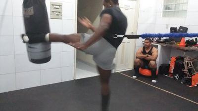 - Casado, Achei a mulher da minha vida com 21 anos de idade
Pai de 2 filhos lindos
- Professor de Educação Física;
- Personal Trainer