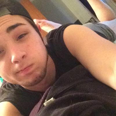 im cody, I'm gay, I only date gay guys. Just saying...I don't like Bi guys. They are gross. that's enough -_-
