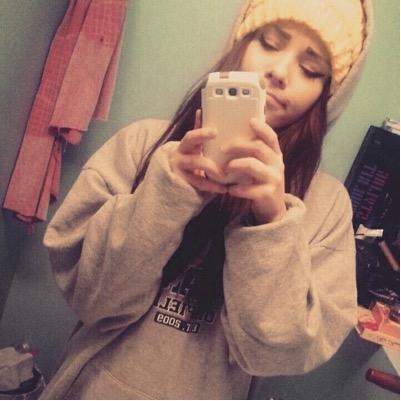 Single, Bi, 17, smokes weed, plays call of duty. I love life(; #ParadoxSquad