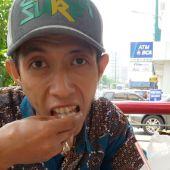 jadi orang kaya yang bersyukur atas segala nikmat yang telah diberikan oleh allah swt amin....