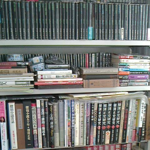 SRの会所属。元古本者。横溝正史好き。ミステリ、エンタメなど読書好き。アニメ・ドラマなどＴＶ好き。林哲司、デヴィット・フォスター、GOOD BYE APRIL、角松敏生、シティ・ポップ、AOR全般好き。佐野ラーメンは、小三郎・麺や大山推し。みそら堂、天下一品、アメノオトも推してる