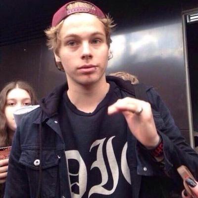luke gifs to hopefully make u smile !!