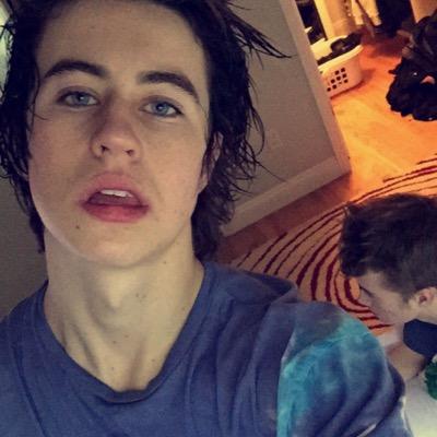@grierspolaroid is helping people with Nash and Matts follow! follow her and be active! turn her notifs on so your ready!!