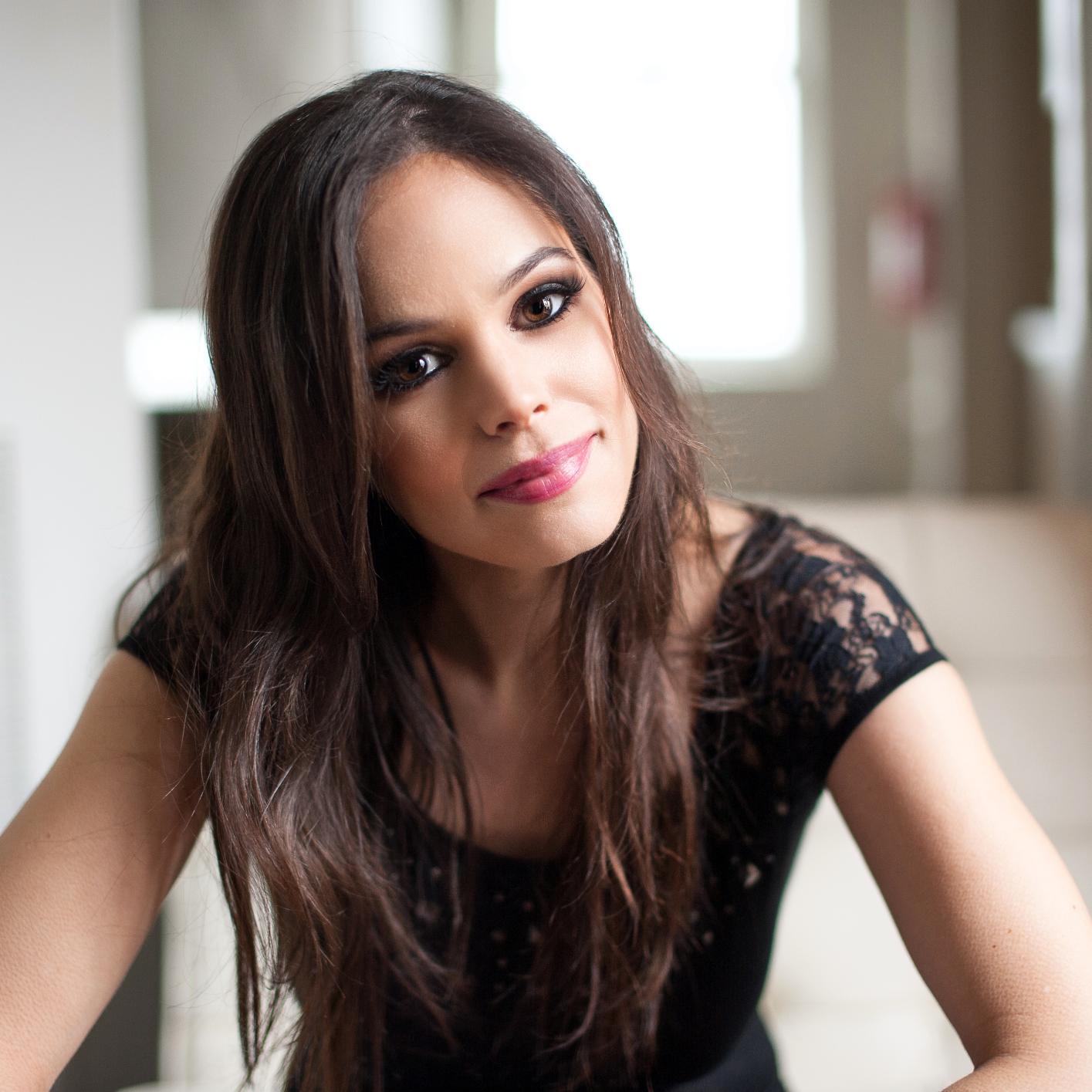 GinaBAuthor's profile picture. Former Army Brat, Writer, Equestrian, Sugar Addict, Lover of Romance Novels