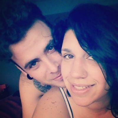 Asesina de silencios, sarcástica de día, caótica de noche.. Y siempre dramáticamente intentar ser feliz.    https://t.co/zGYUH1RnMS