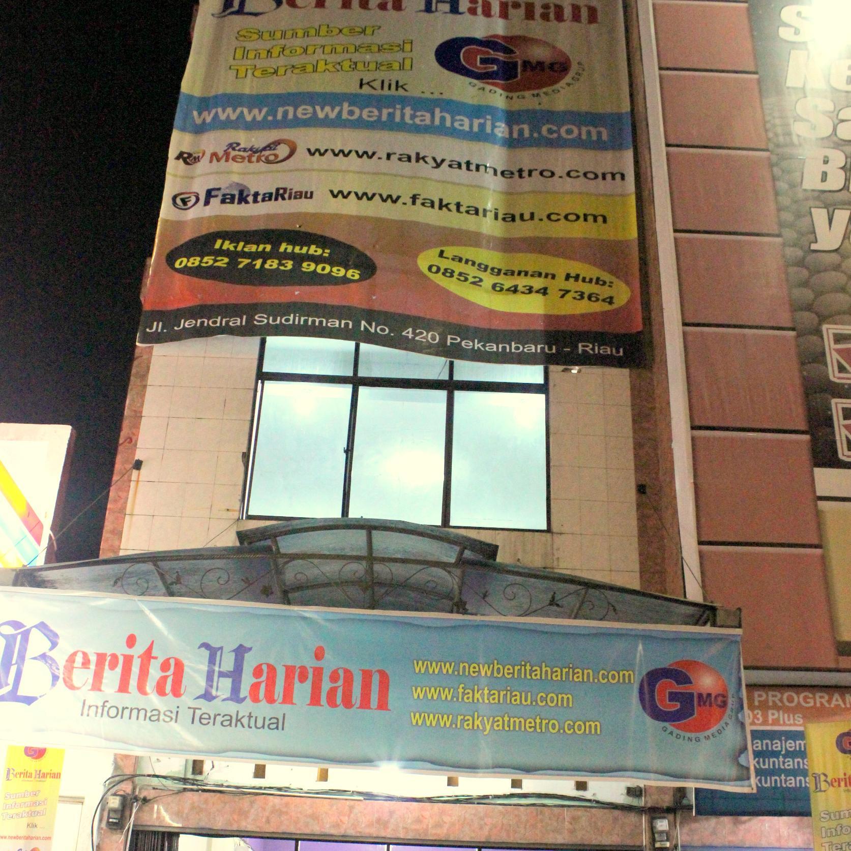 BeritaHarianPKU's profile picture. Akun resmi koran Berita Harian PKU, http://t.co/3AE7hUj893, http://t.co/QNUemIVsTp, http://t.co/62xMBmW1pb