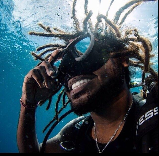 Saatnya Belajar Diving di Surabaya sambil Underwater Photography #BeDivers #LetsTry ..info lebih lanjut tryscubasurabaya@gmail.com