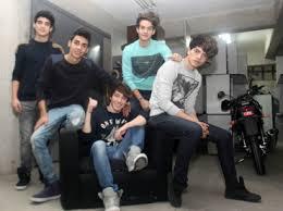 Amo a :-)  5 chicos locos por la musica a CD9 :-) :-) :-) :-) :-)