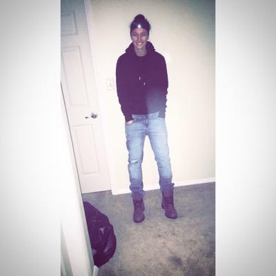 teshh_buck12 Profile Picture