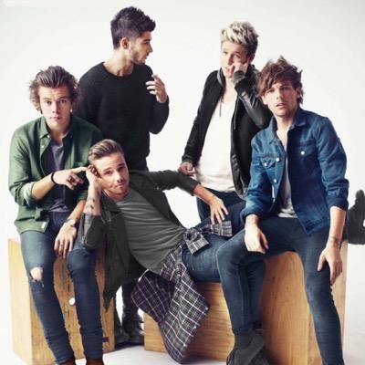 We are just a group of crazy 1D and 5SOS fangirls 
follow for a follow. 
Thanks lovelies