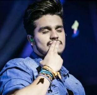 pela suas músicas virei sua fã, e pela sua história virei luanete @luansantana