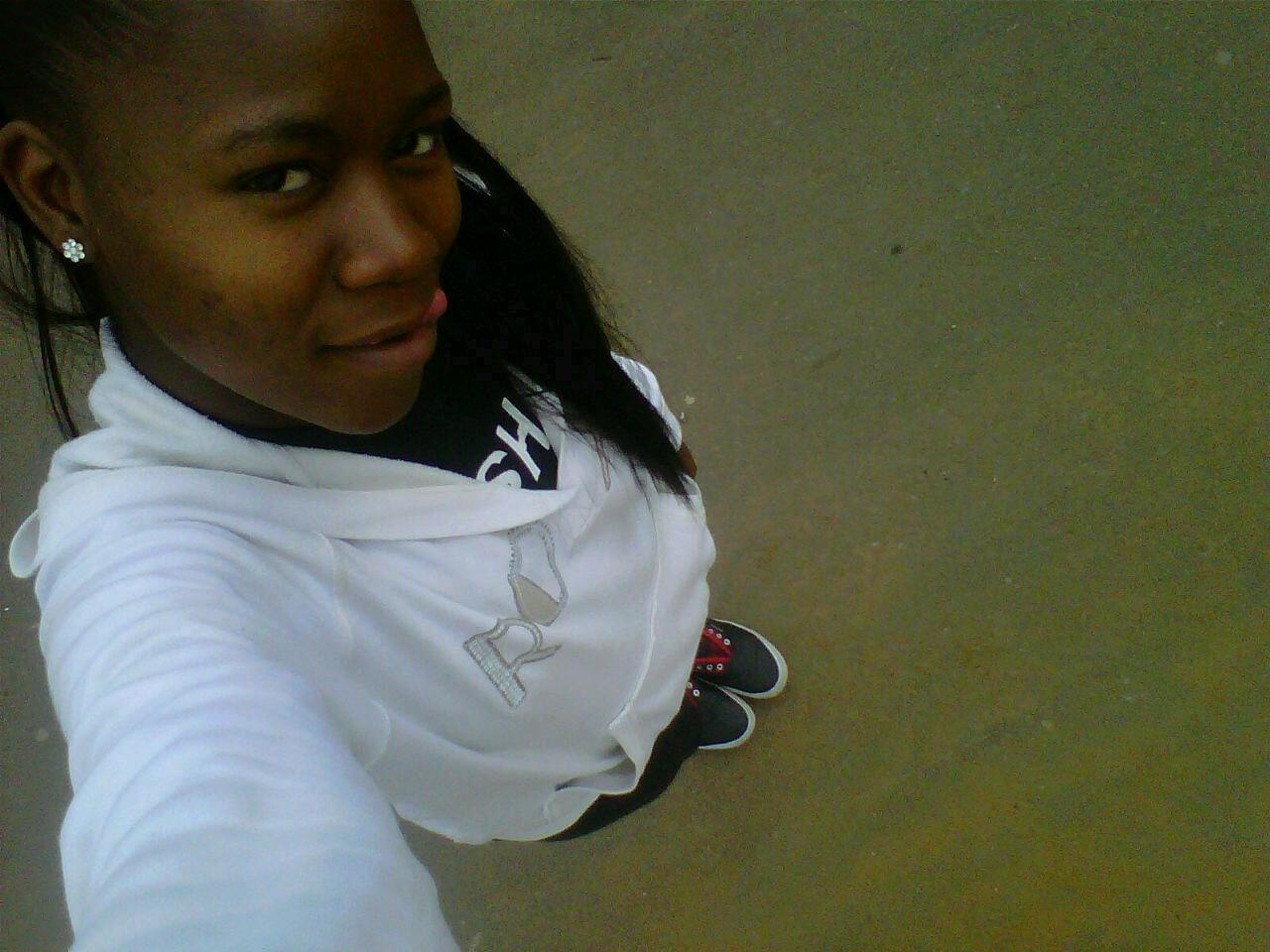*happy *love chellenges *like socializing *love my son and mum more than anyone or anything... Hungry for success *yes I am sophisticated fun..