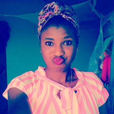I am tall and slim, light, friendly. dnt tak Mi tweets to serious.#team Islam. unilorite.#teampweetyfinegals# instagram: @mz_pweetypearl