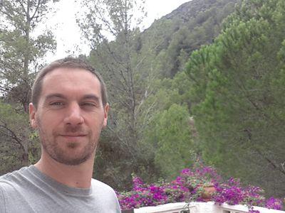 SimsGraig's profile picture. Shiatsu practitioner since 2008, husband and father of 3 (twins included.... sleep isn't) owner of the Oak Tree Wellbeing centre in Cornwall with my wife.