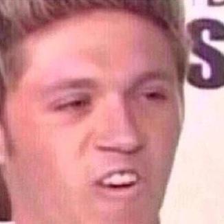 HEYO; IF YOU RECIVE THIS FOLLOW, CAN YOU FOLLOW ME BACK ON @adorvlarry ? LOVE YA :)