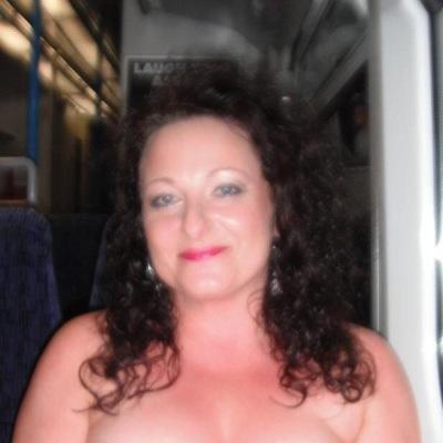 Im a hairdresser & beauty therapist, based in kent, with over 20 yrs experience. I specialise in wedding hair & make-up & I also train people in spray tanning!