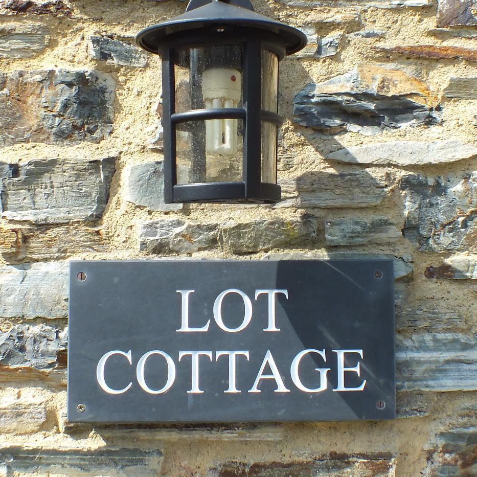 Holiday cottage in Dartmoor Devon England in the sleepy village of Lydford where you can relax and unwind. visit Lydford Gorge NT or Castle Inn