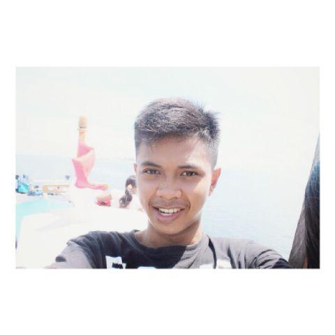 DayatleposH's profile picture. Don't look back in anger I have to say